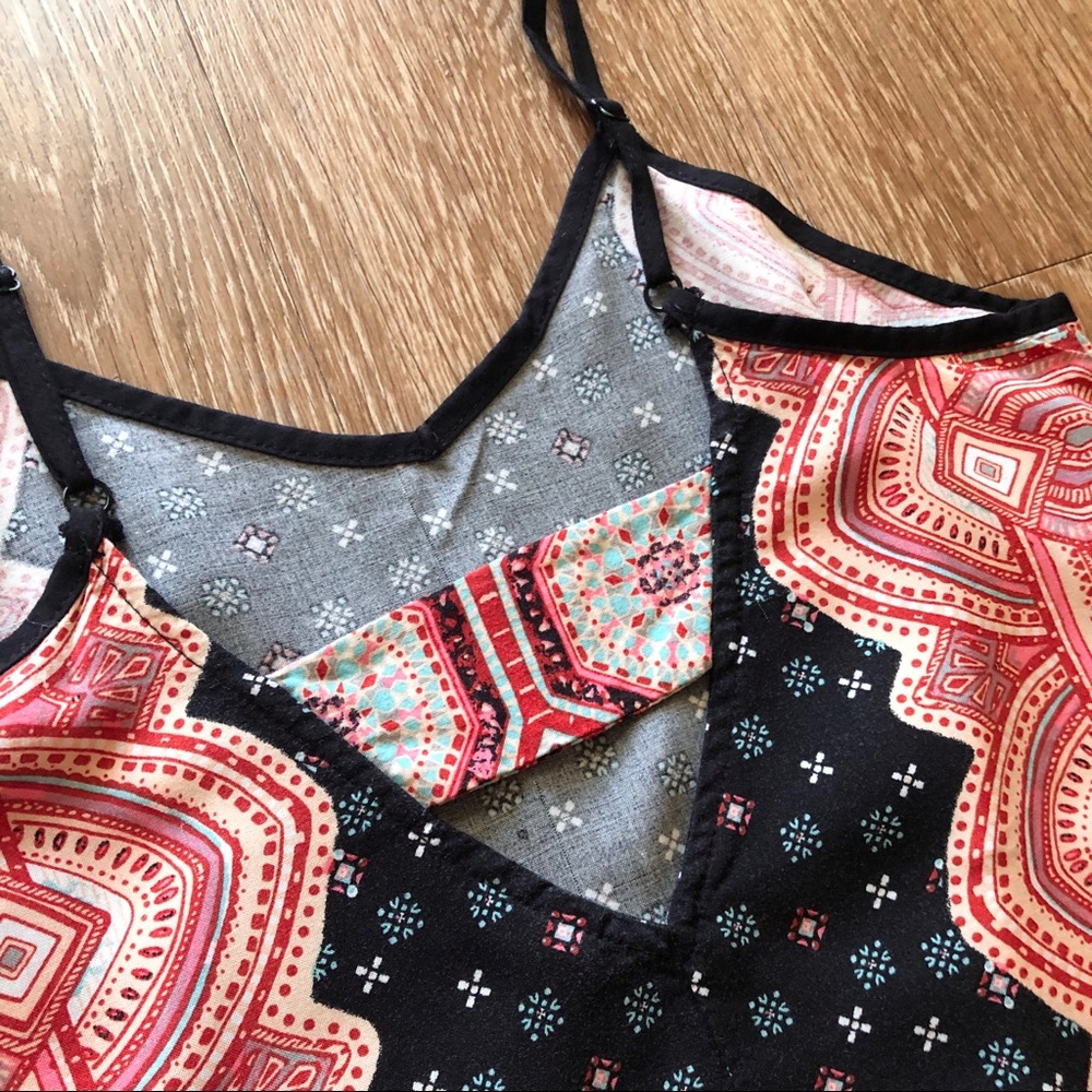 Patterned Tank Top - Picture 3 of 4